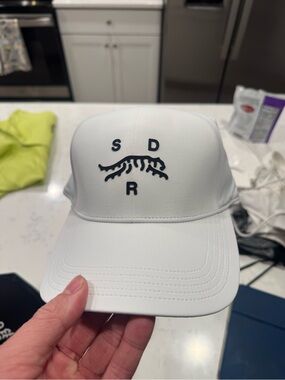 NWT Sun Day Red Men’s Golf Cap Size L / XL